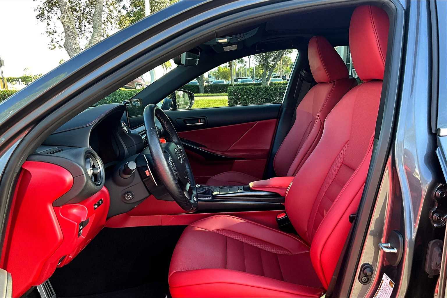 2023 Lexus IS F SPORT photo 7