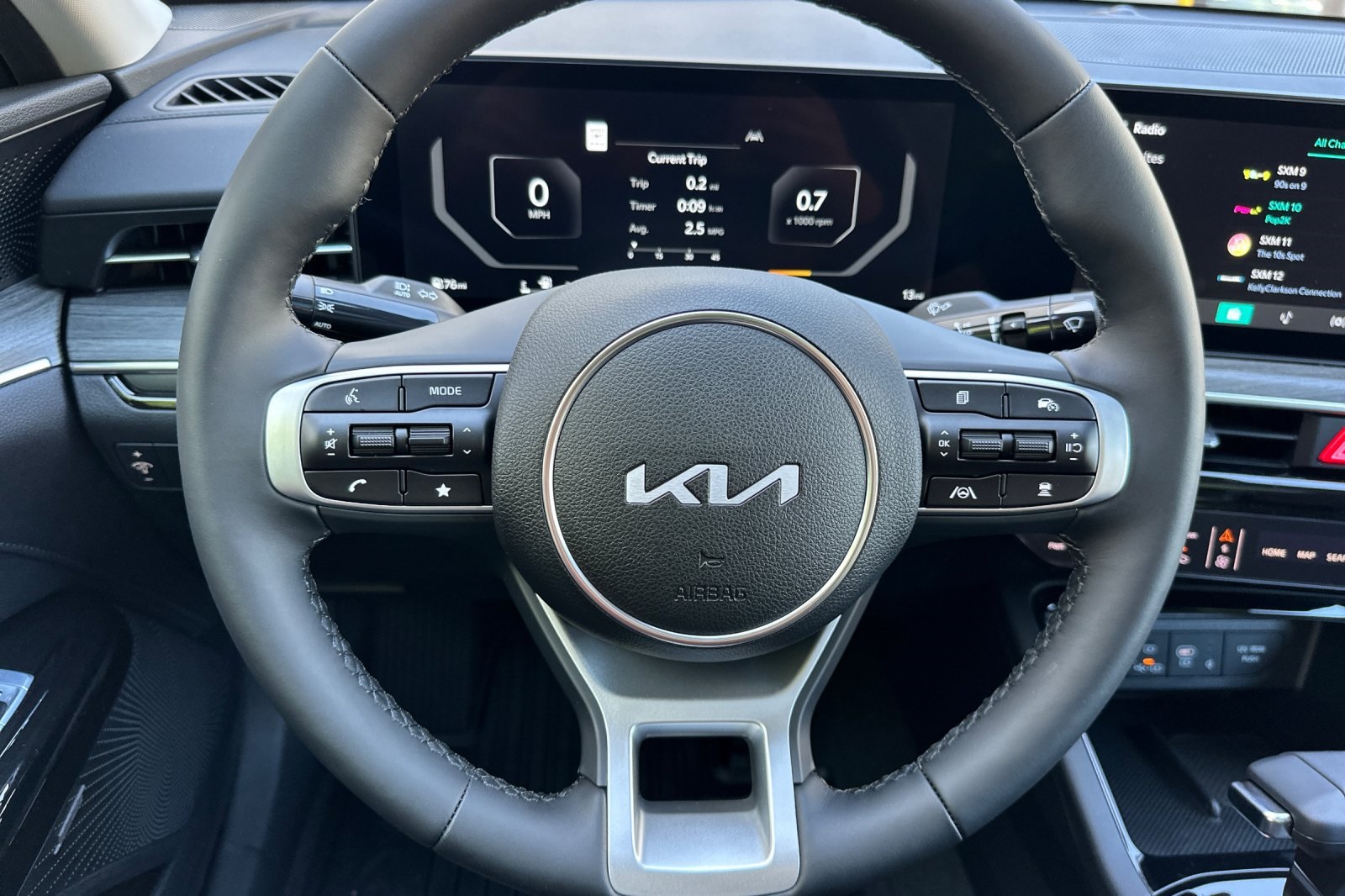 2025 Kia K5 EX photo 18