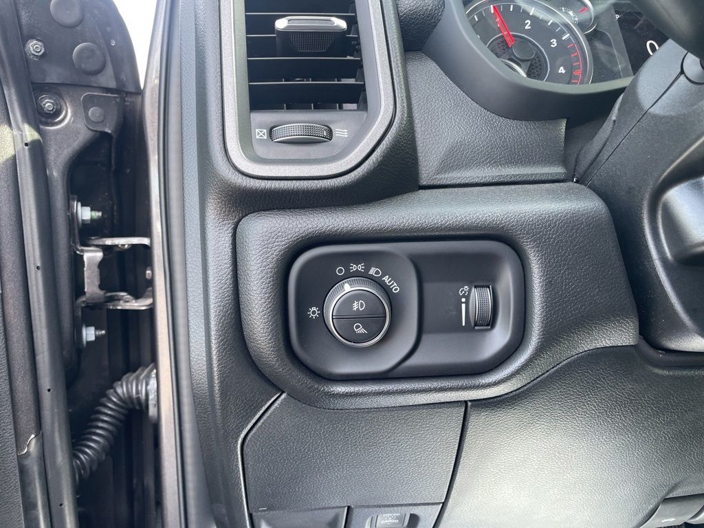 2026 Ram 2500 Tradesman photo 16