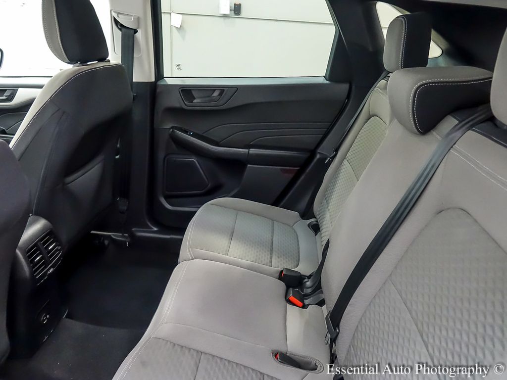 2022 Ford Escape SE photo 9