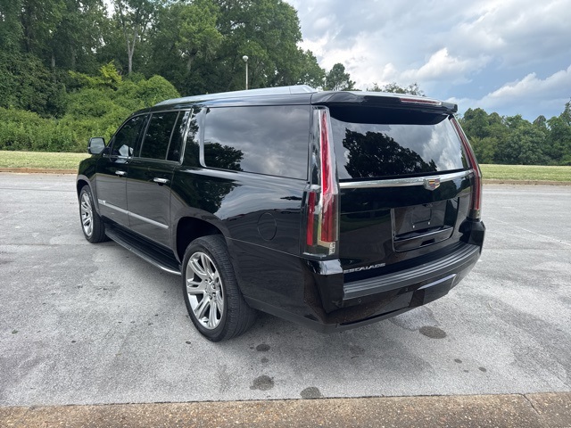 2018 Cadillac Escalade ESV Luxury photo 3