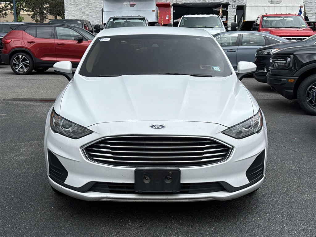 2019 Ford Fusion Hybrid SE photo 2