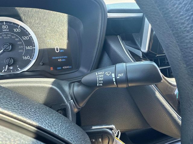 2021 Toyota Corolla LE photo 26
