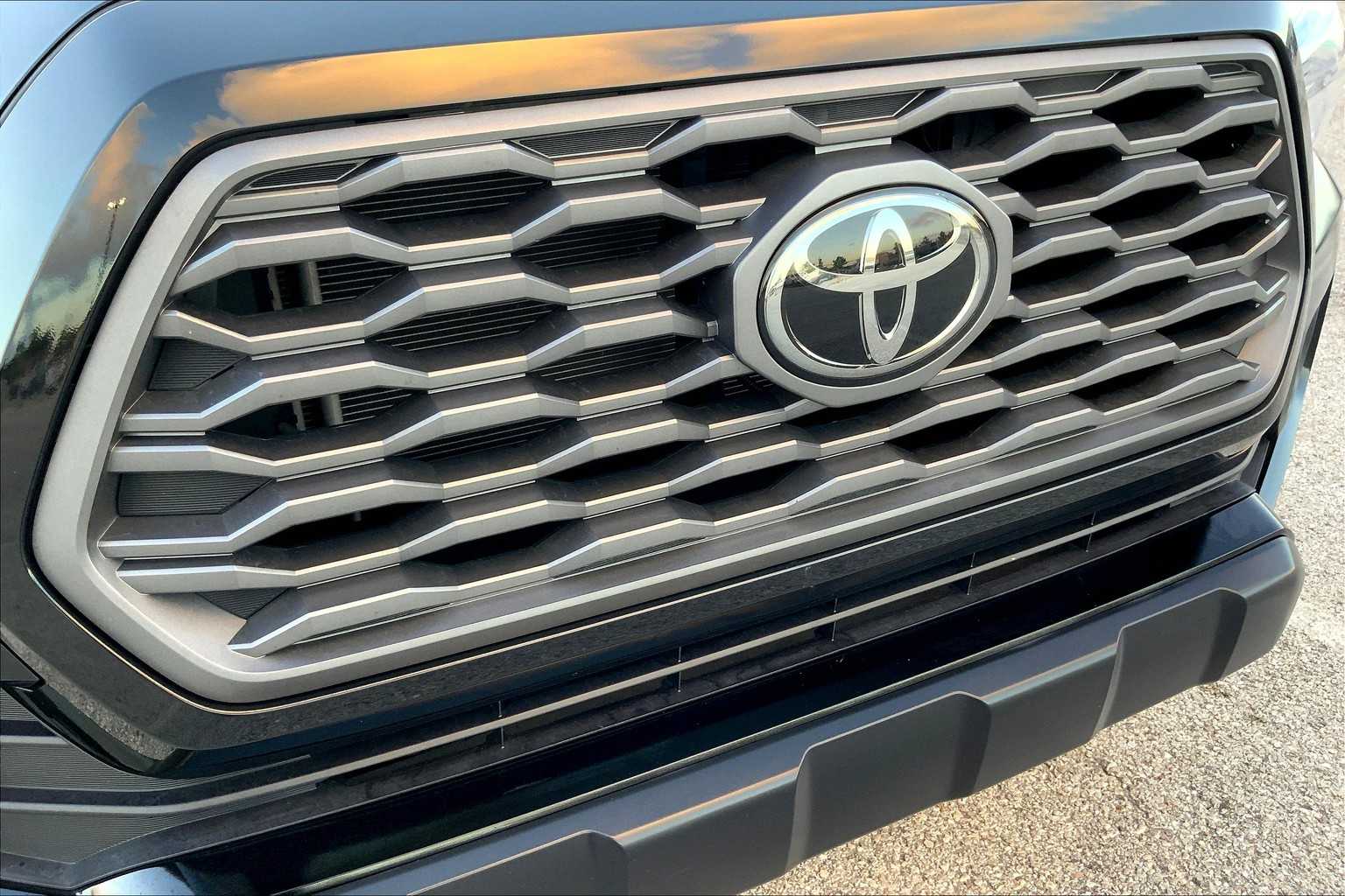 2023 Toyota Tacoma TRD photo 27