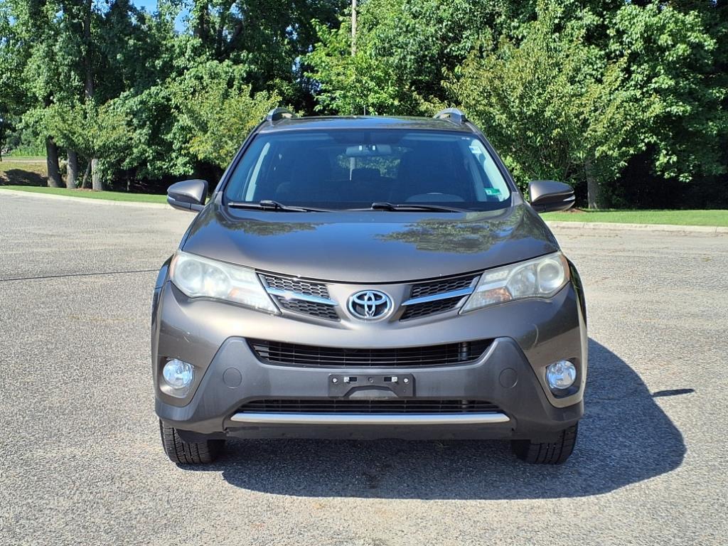 2015 Toyota RAV4 XLE photo 2
