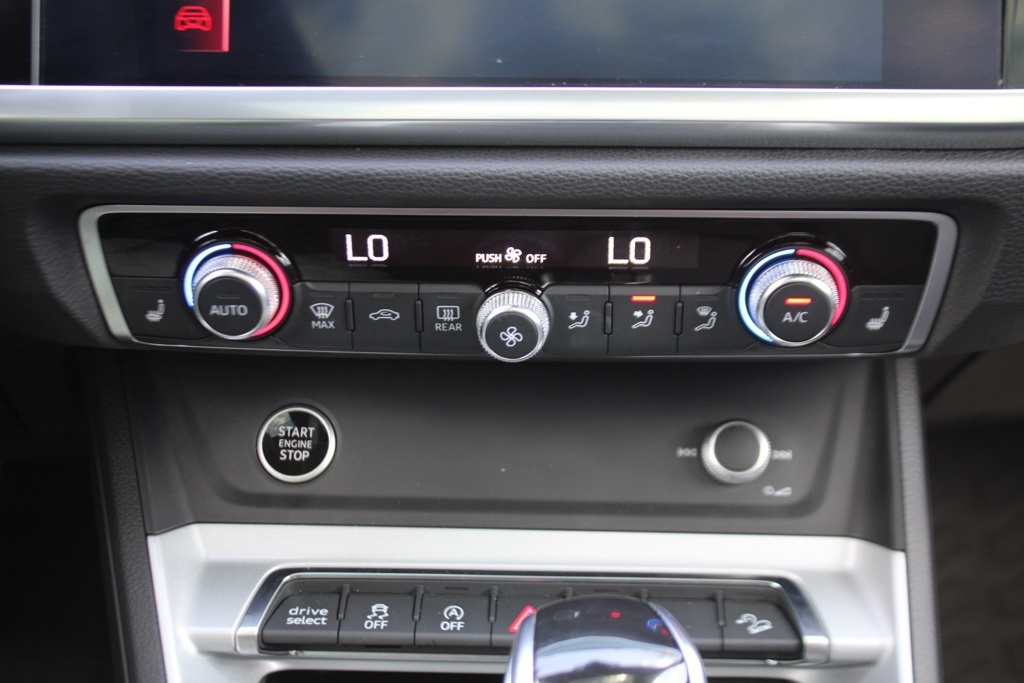 2021 Audi Q3 S line Premium 45 TFSI photo 16