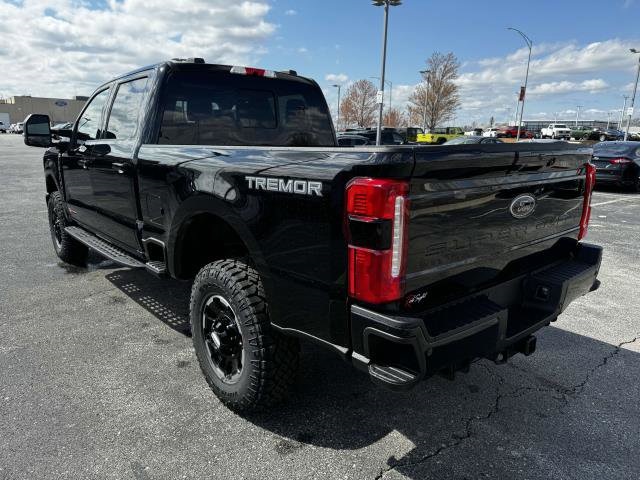 2025 Ford F-250 Lariat photo 3