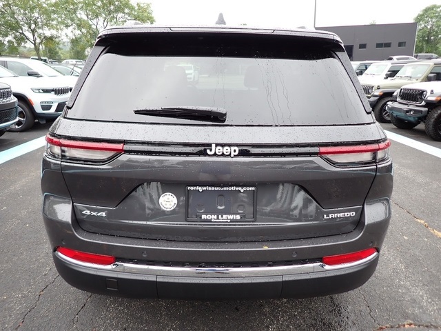 2025 Jeep Grand Cherokee Laredo X photo 3