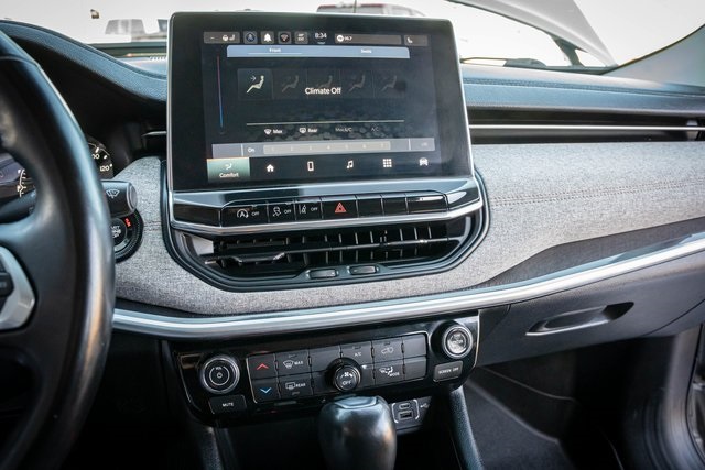 2022 Jeep Compass Latitude Lux photo 20