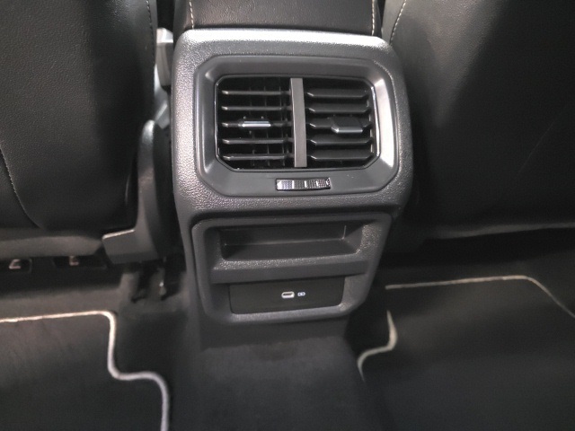 2023 Volkswagen Taos SEL photo 11