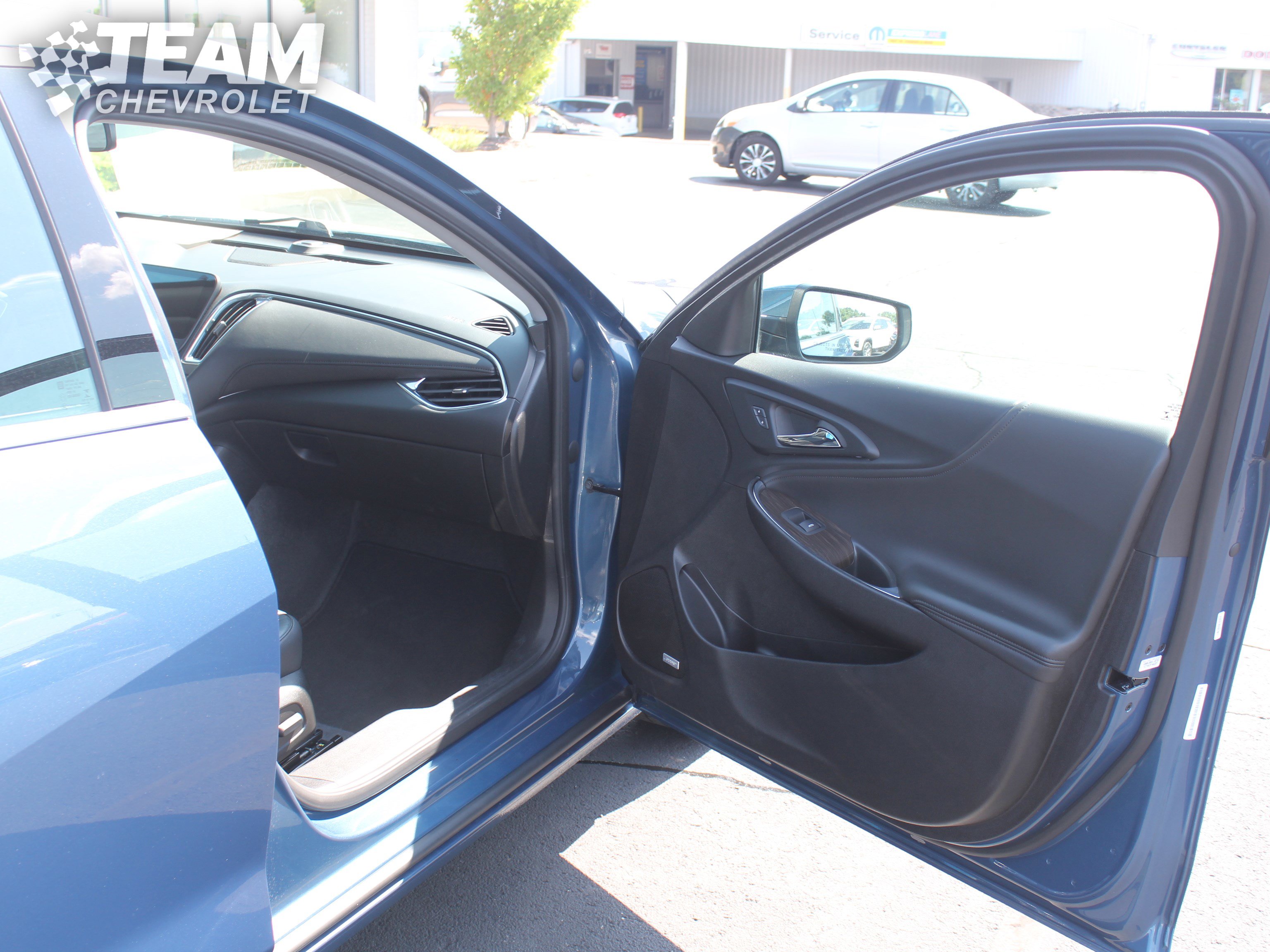 2024 Chevrolet Malibu Premier 2LT photo 28