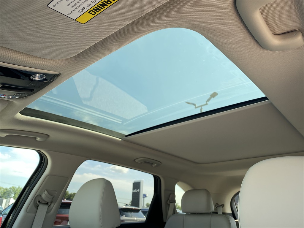 2025 Kia Sorento SX photo 5