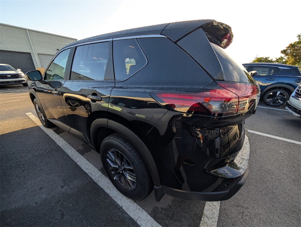 2025 Nissan Rogue S photo 9