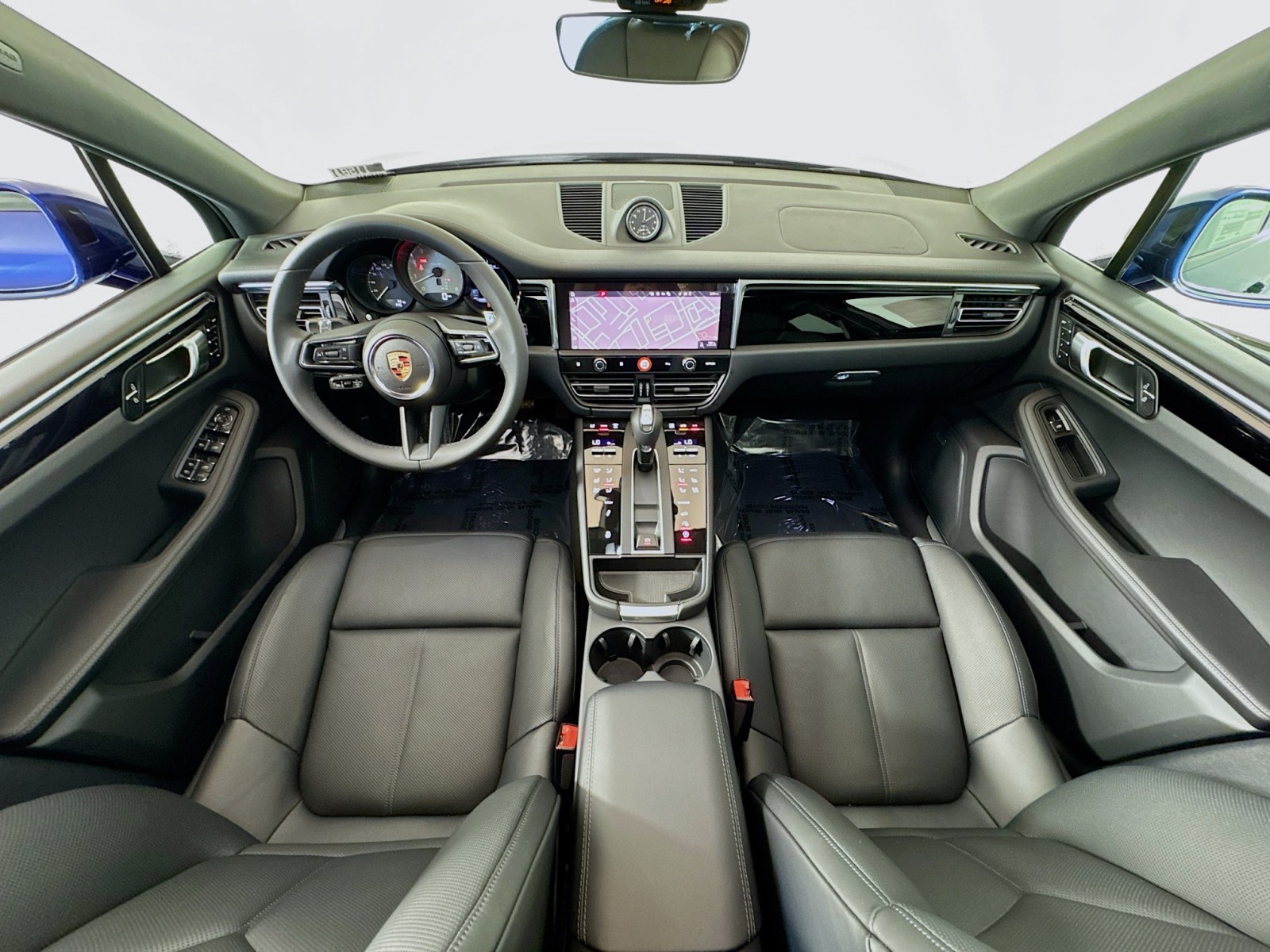 2025 Porsche Macan S photo 20
