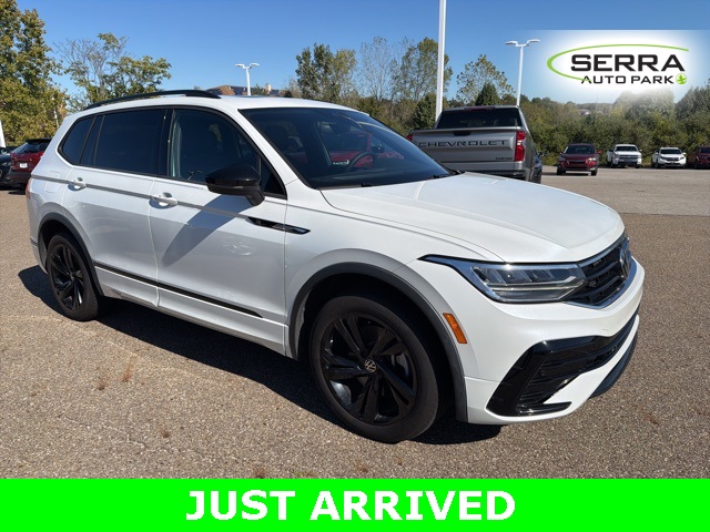 2023 Volkswagen Tiguan SE R-Line Black photo 2