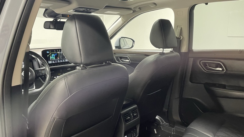 2021 Nissan Rogue Platinum photo 18