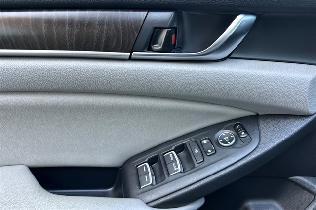 2019 Honda Accord EX photo 13
