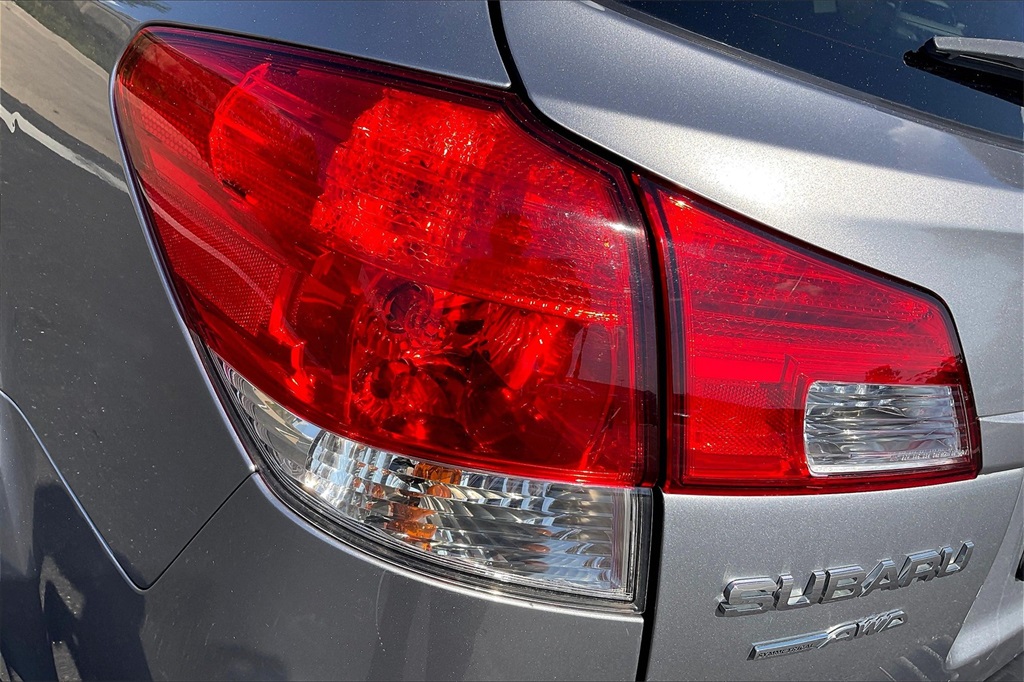 2011 Subaru Outback 2.5i photo 27