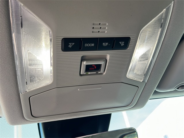 2025 Toyota RAV4 LE photo 24