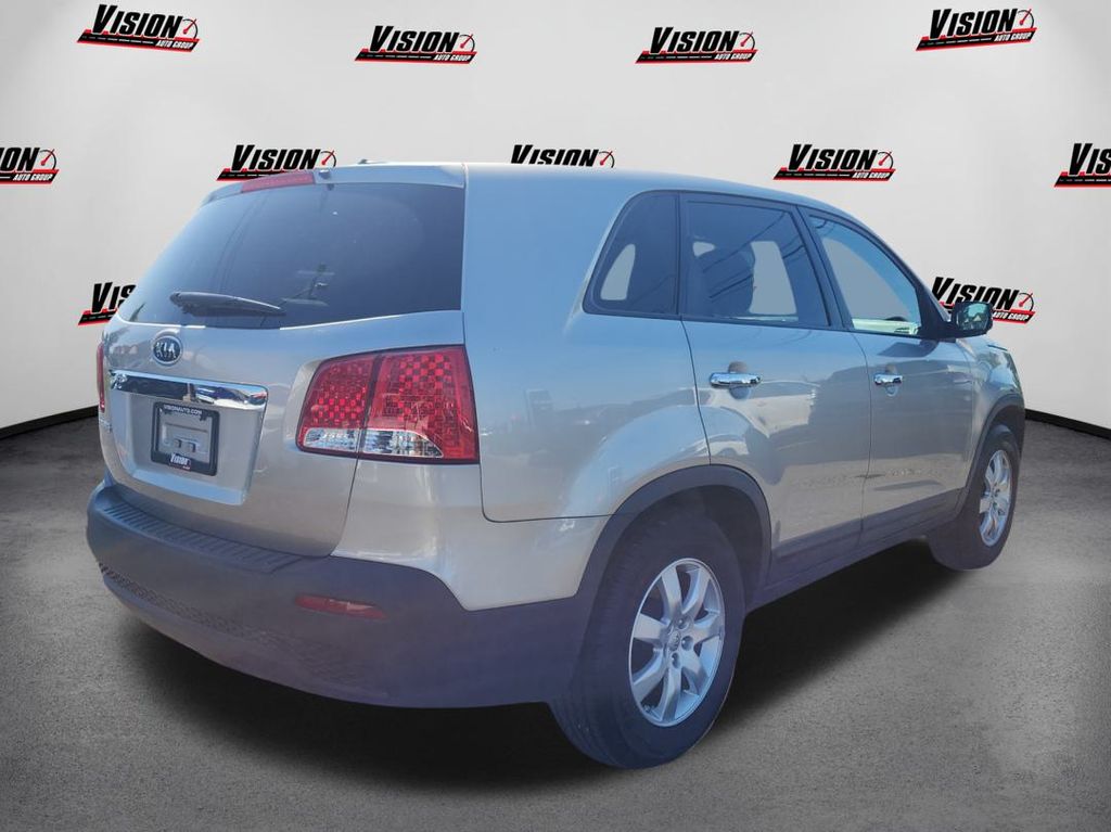 2013 Kia Sorento LX photo 3