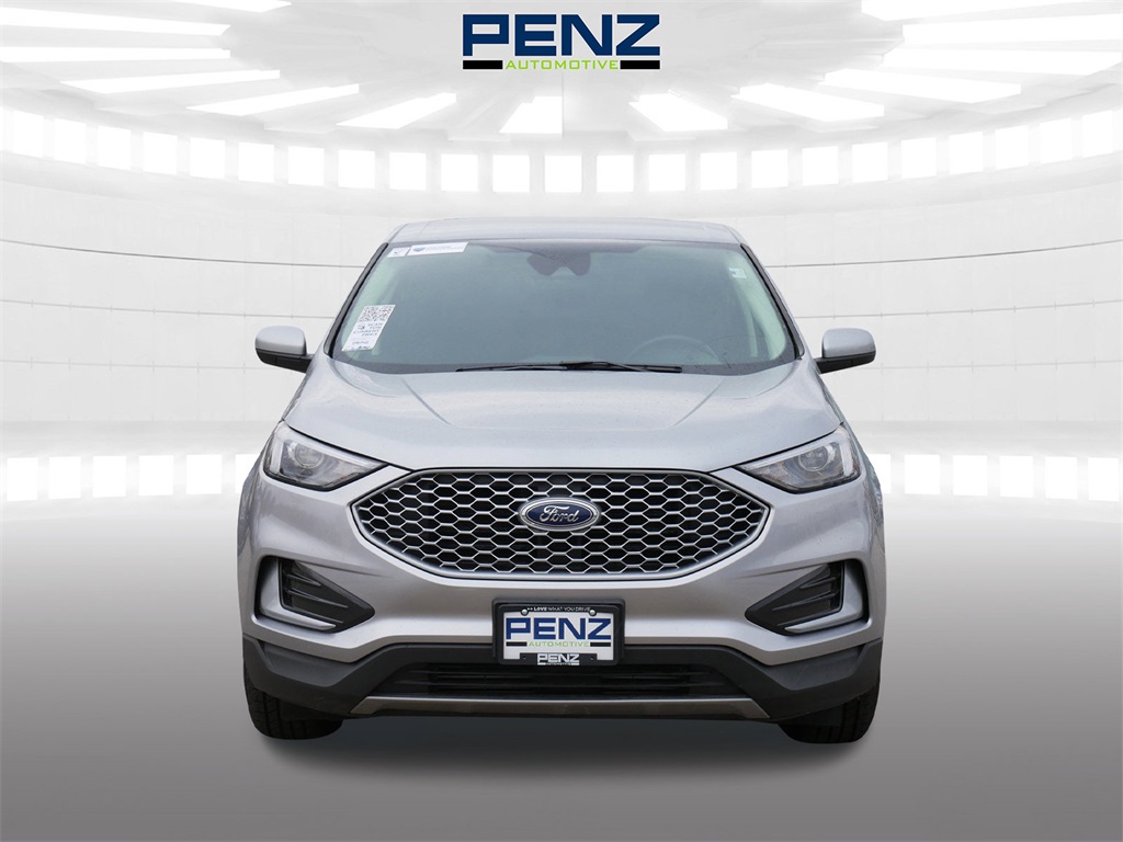 2024 Ford Edge SEL photo 2