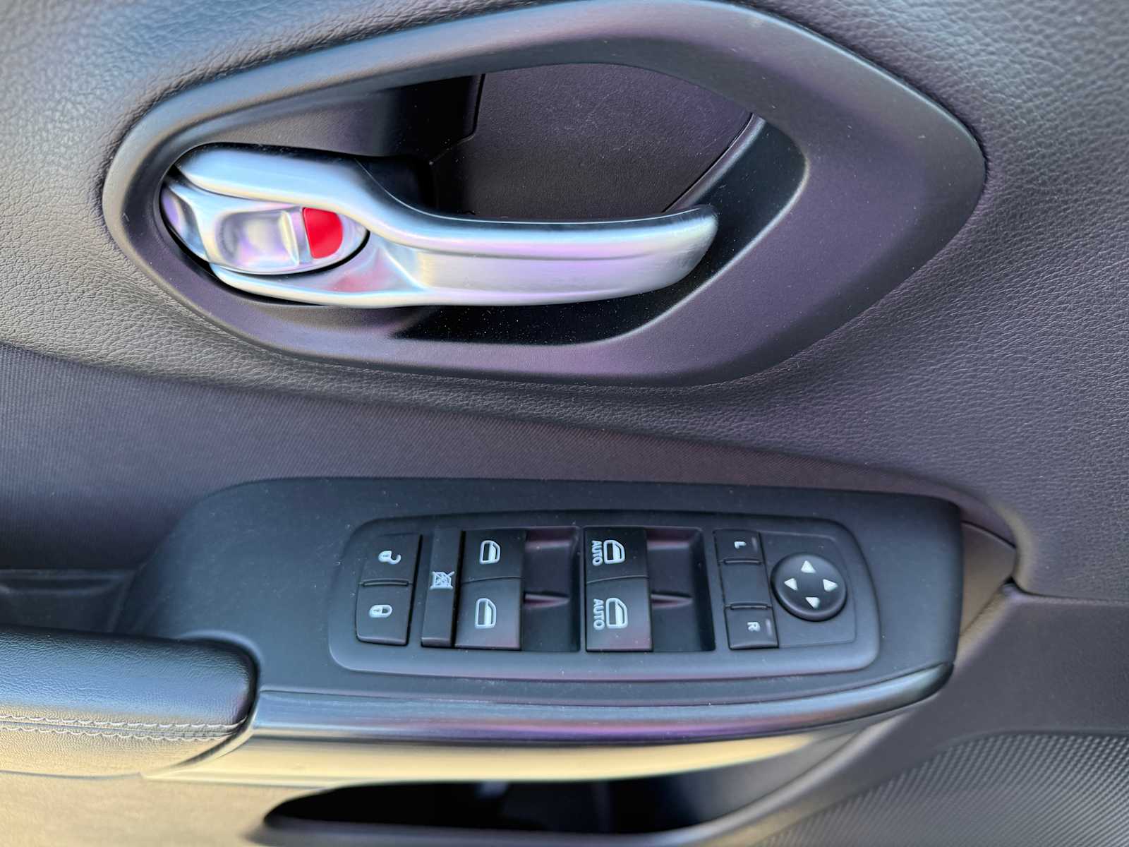 2015 Jeep Cherokee Latitude photo 9