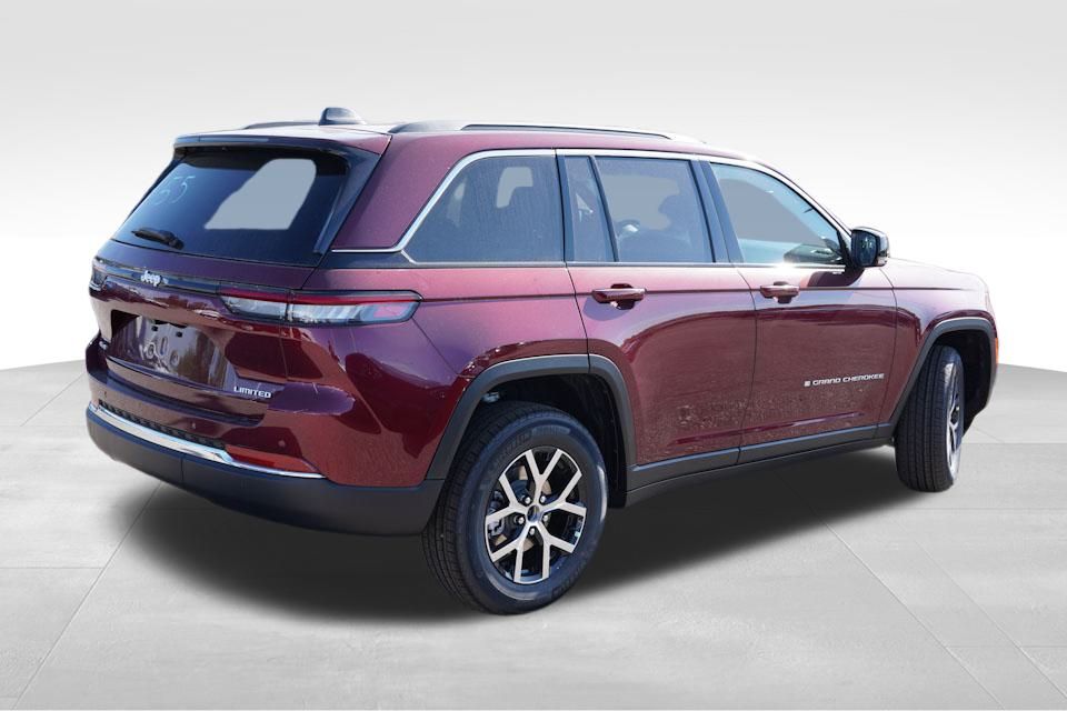 2025 Jeep Grand Cherokee Limited photo 3