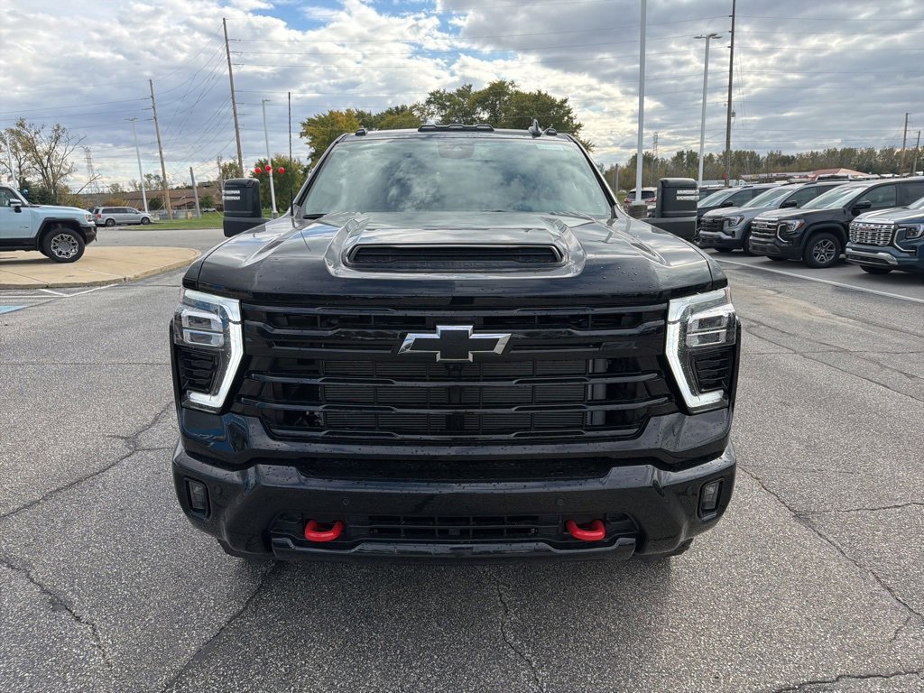 2026 Chevrolet Silverado 2500HD LT photo 3