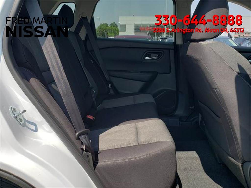 2025 Nissan Rogue SV photo 15