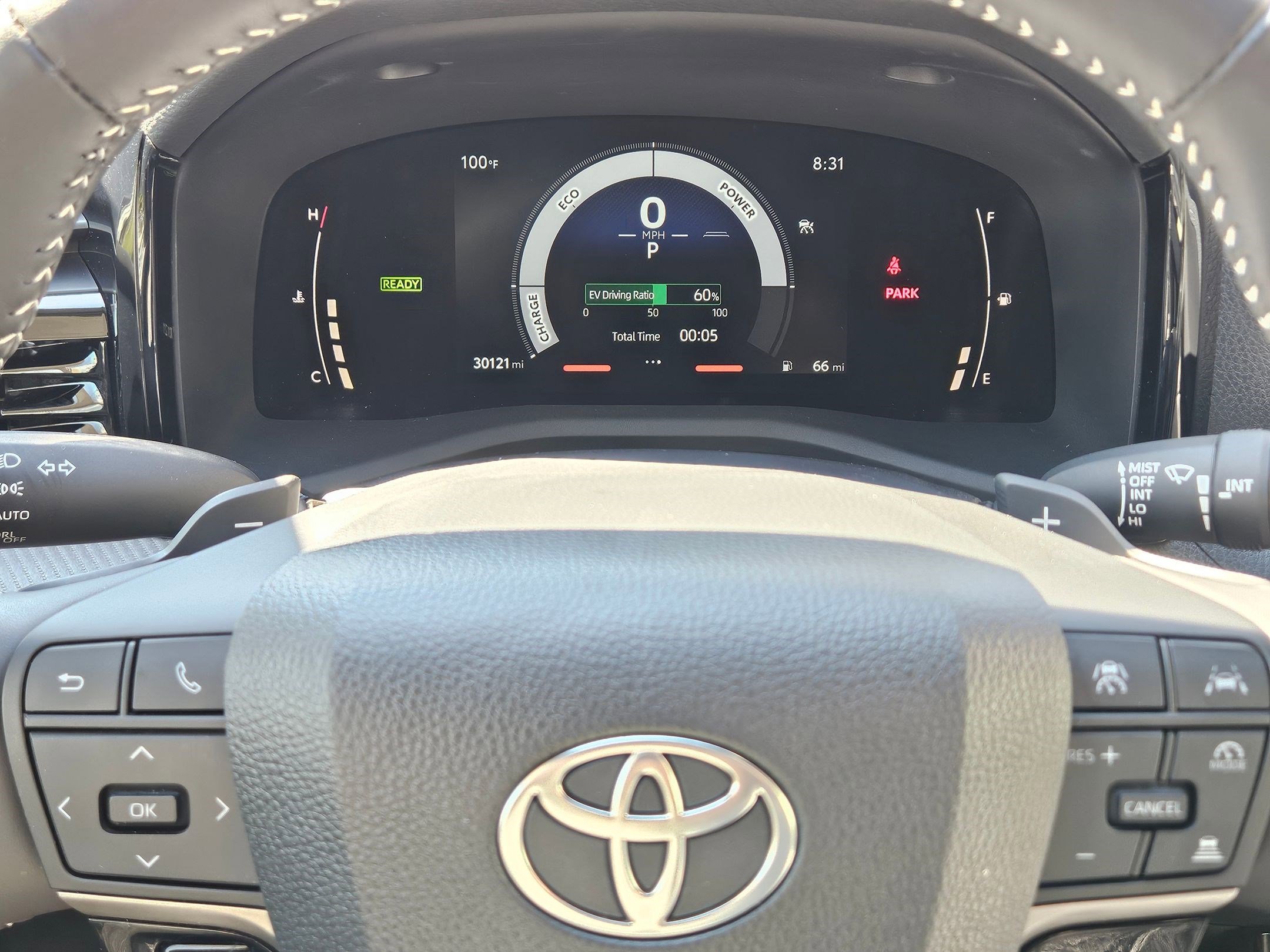 2025 Toyota Camry SE photo 13