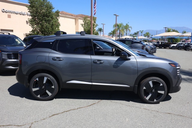 2026 Nissan Kicks SR photo 3