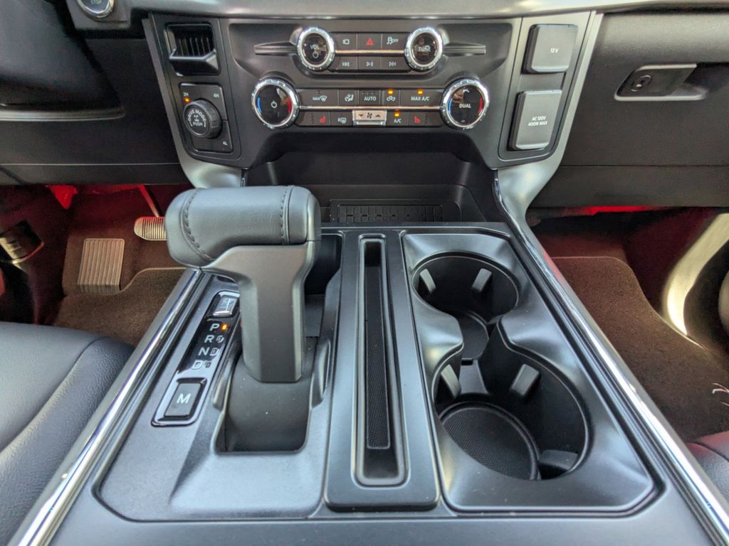 2025 Ford F-150 XLT photo 18