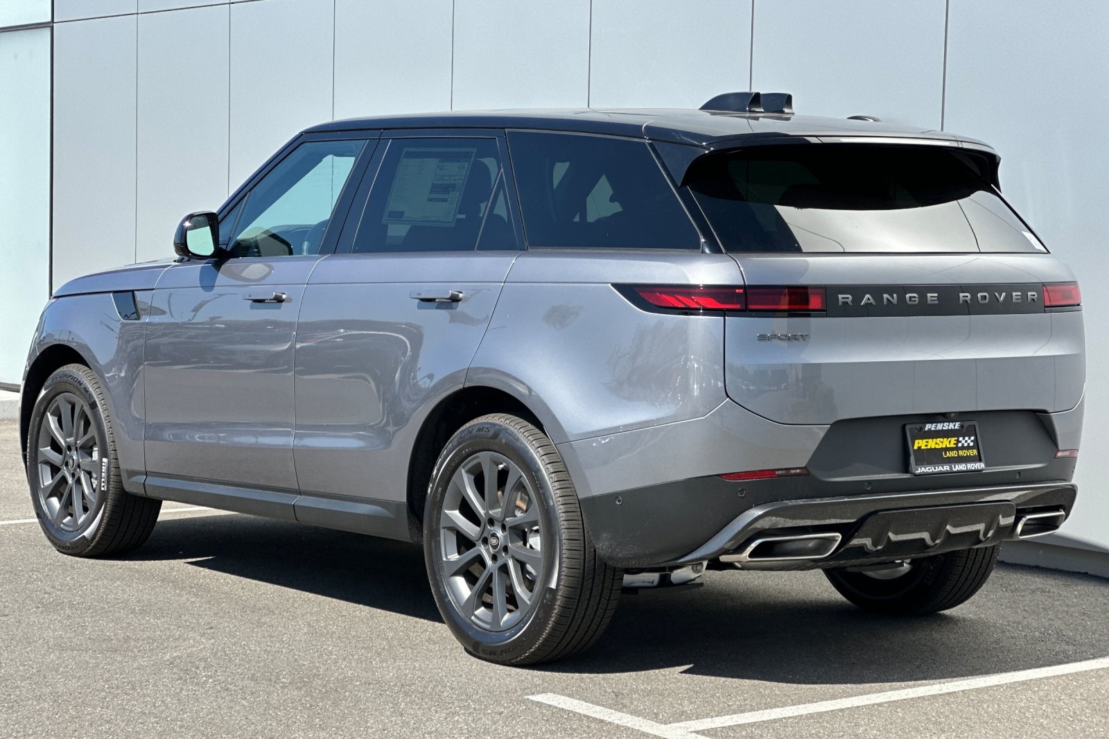 2025 Land Rover Range Rover Sport SE photo 4