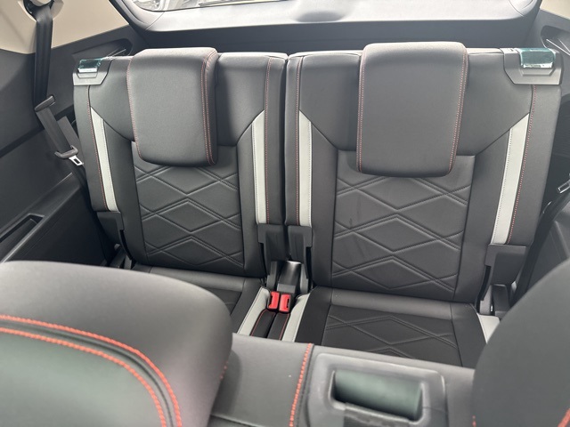 2025 Volkswagen Atlas Peak Edition SE photo 10