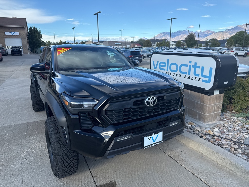 2024 Toyota Tacoma TRD Off-Road photo 2
