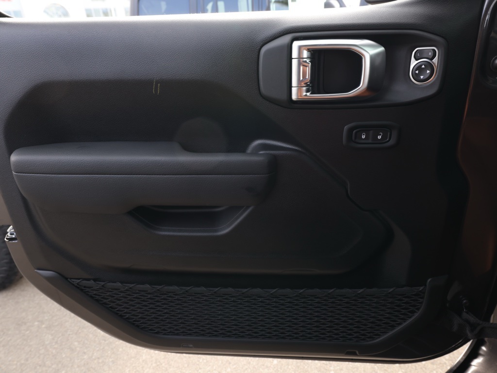 New 2026 Granite Crystal Metallic Clear-Coat Exterior Paint Jeep Sport S image 21