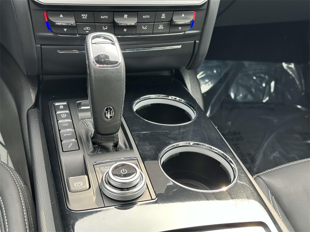 2022 Maserati Quattroporte Modena photo 4
