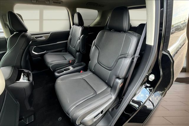 2026 Infiniti QX80 Luxe photo 19