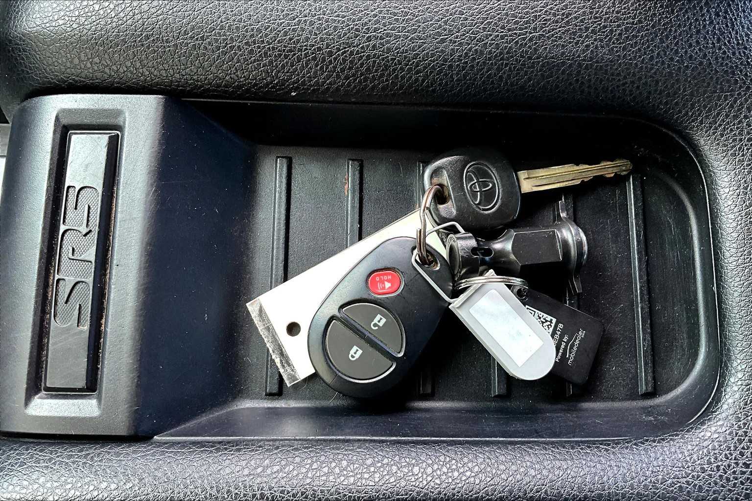 2017 Toyota Tundra SR5 photo 14