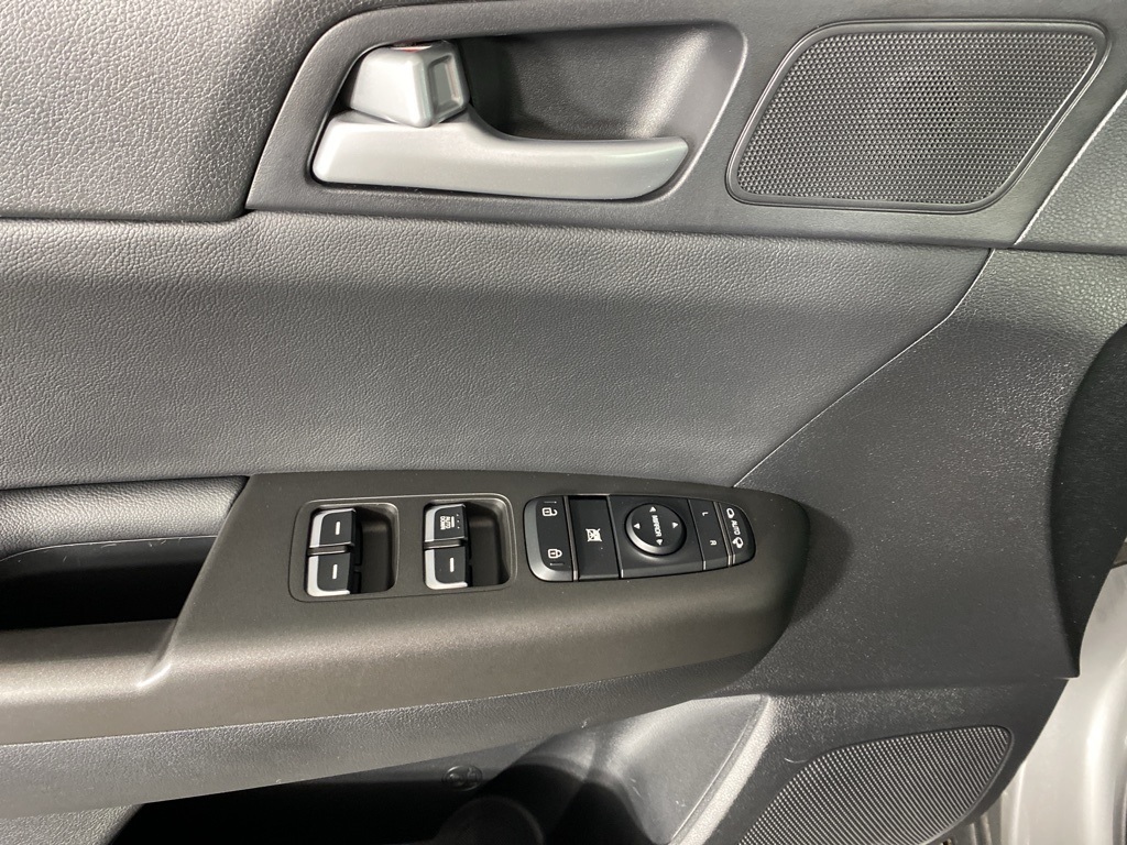 2020 Kia Sportage S photo 22