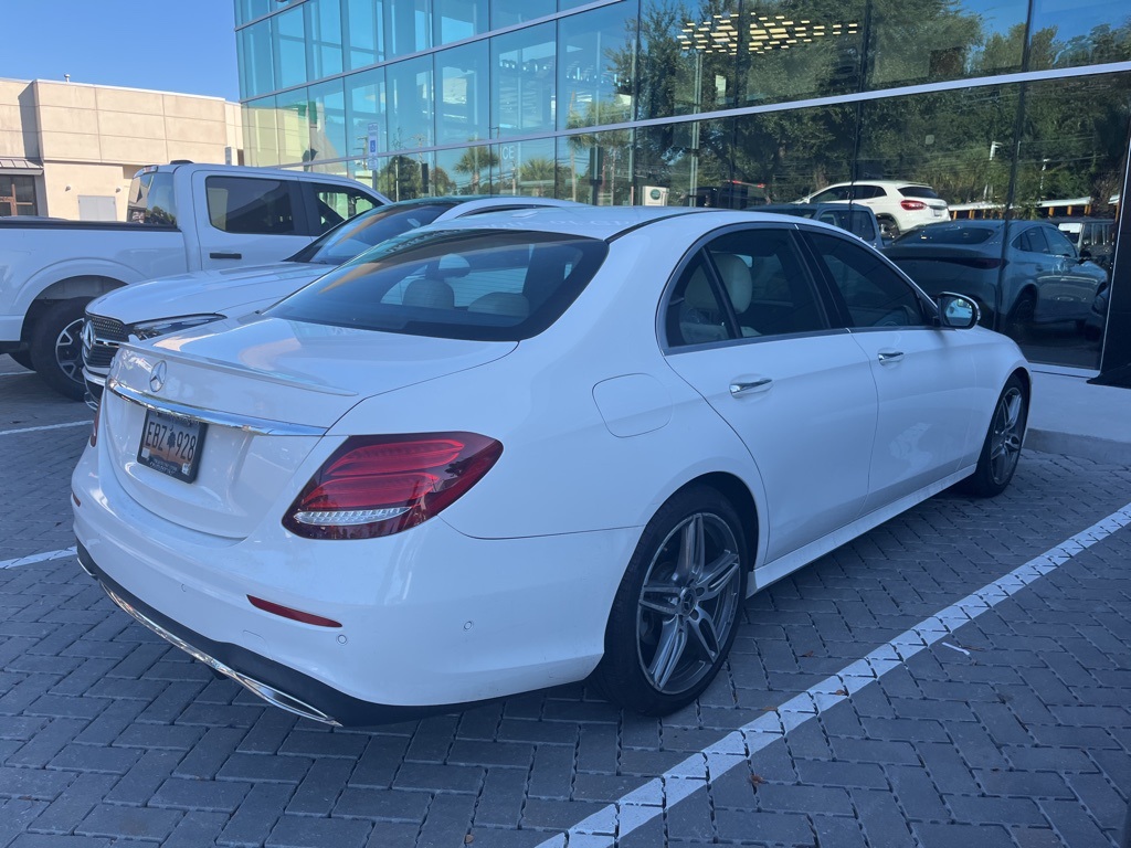 2019 Mercedes Benz E 300 Sedan photo 4
