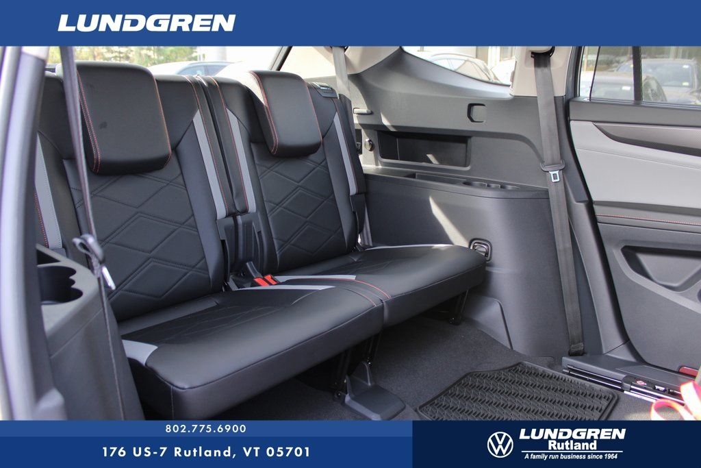 2024 Volkswagen Atlas Peak Edition SEL photo 14
