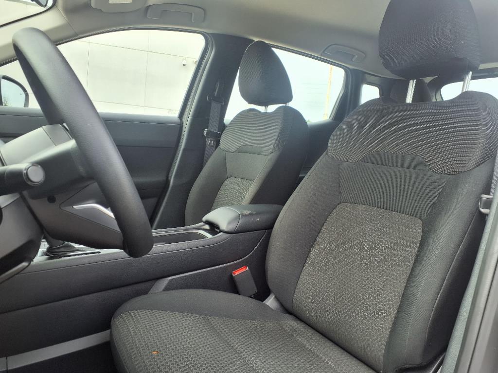2025 Nissan Kicks S photo 6