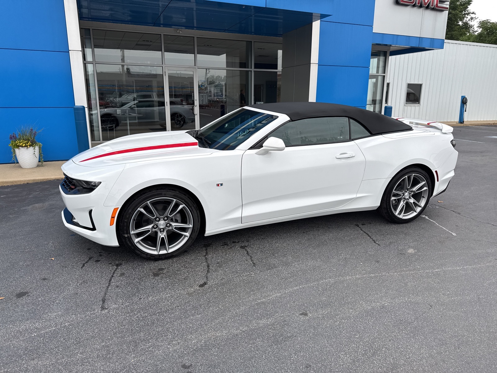 2024 Chevrolet Camaro 1LT photo 3