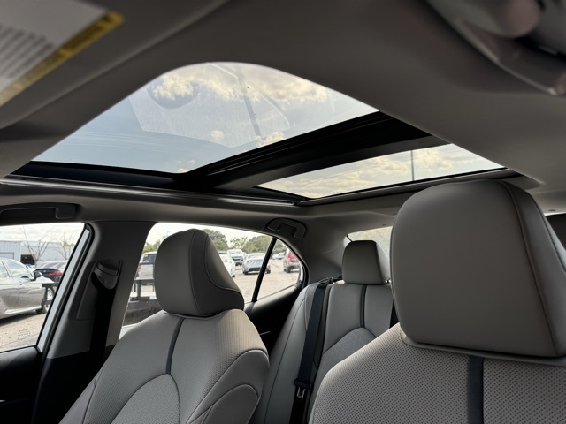 2021 Toyota Camry XSE V6 photo 25