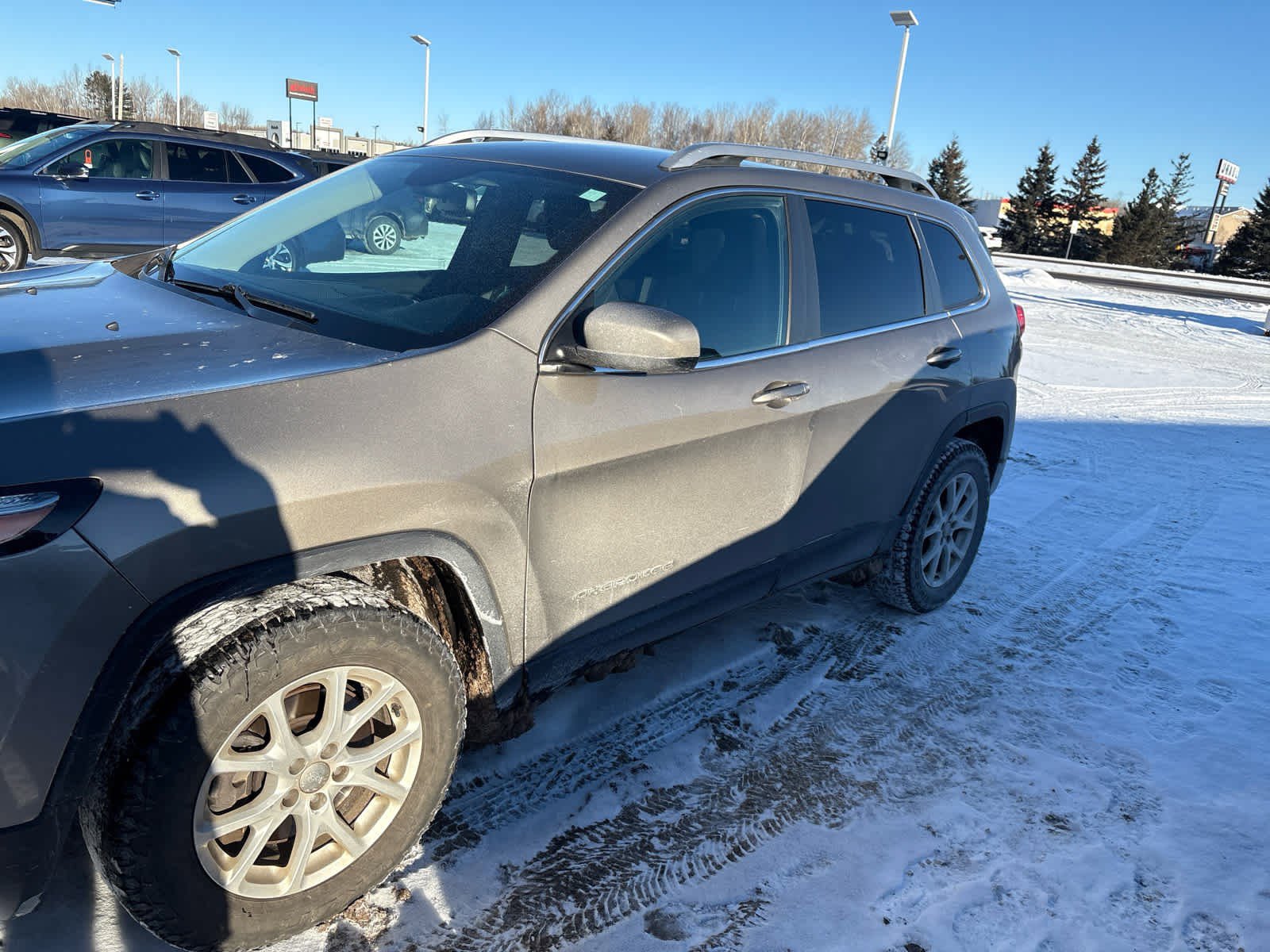 Used 2017 Jeep Cherokee Latitude with VIN 1C4PJMCS1HW524797 for sale in Duluth, MN