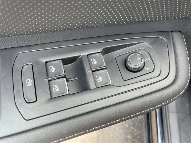 2026 Volkswagen Atlas Cross Sport SE photo 29