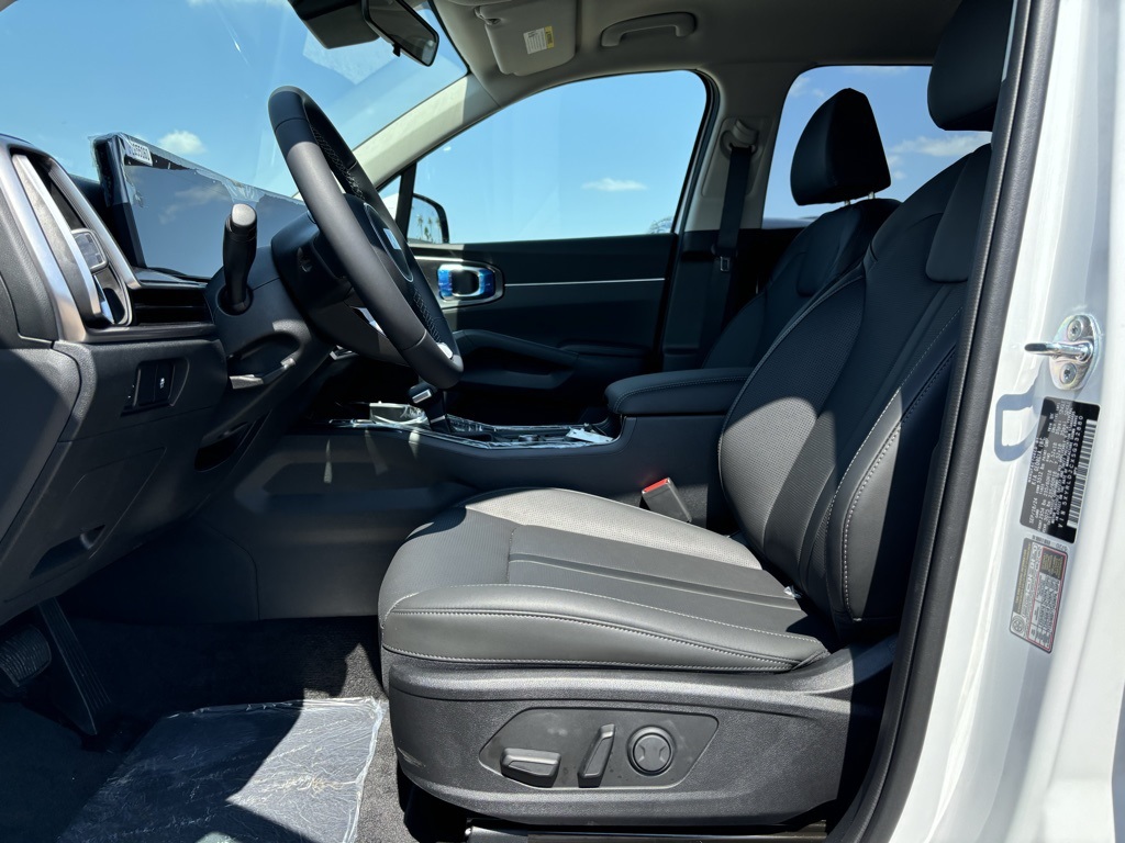 2025 Kia Sorento S photo 12