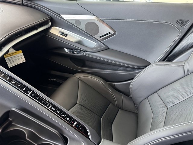 2025 Chevrolet Corvette E-Ray 2LZ photo 10