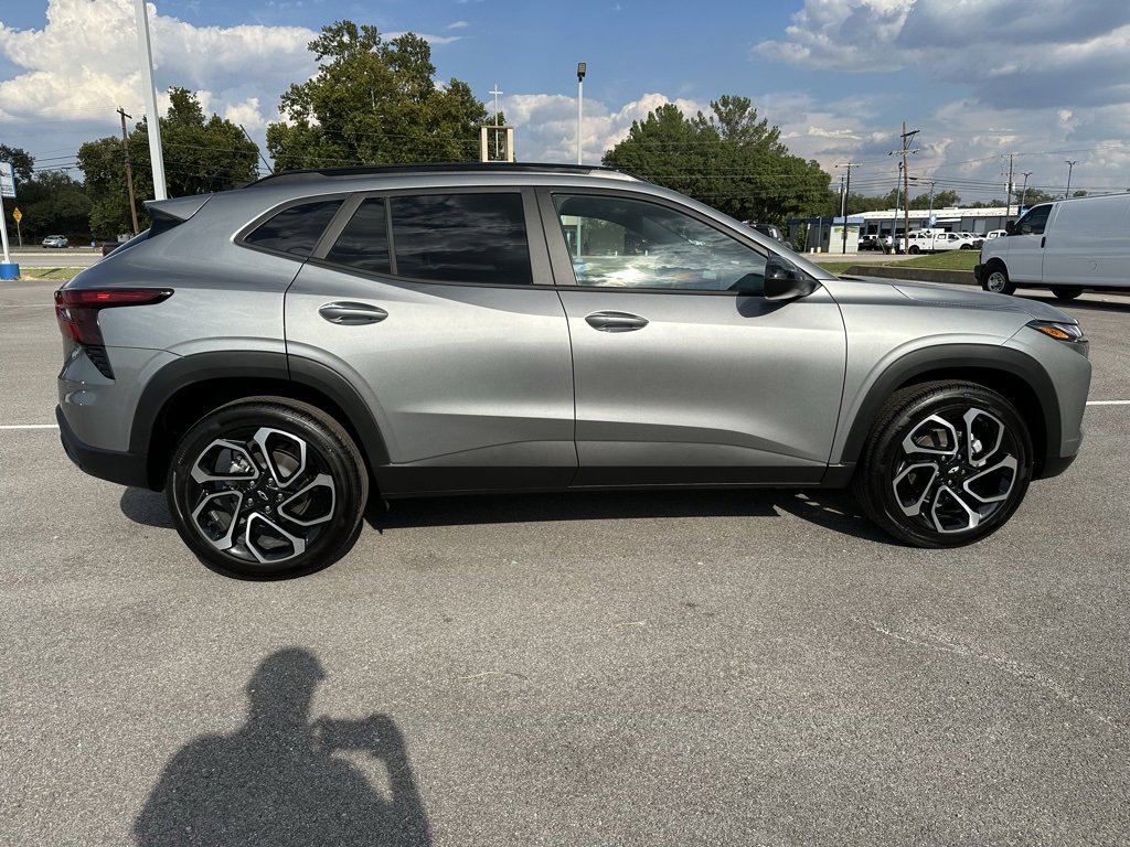 2025 Chevrolet Trax photo 6